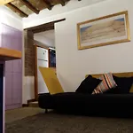 Piazza Di Pietra Apartment