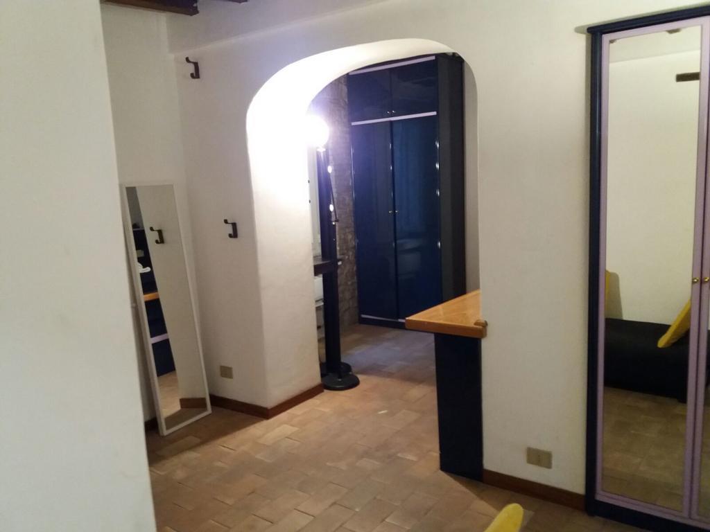 Apartment Piazza Di Pietra Rome